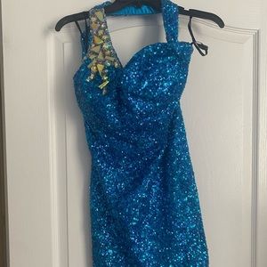 Beautiful two piece sequin dress.